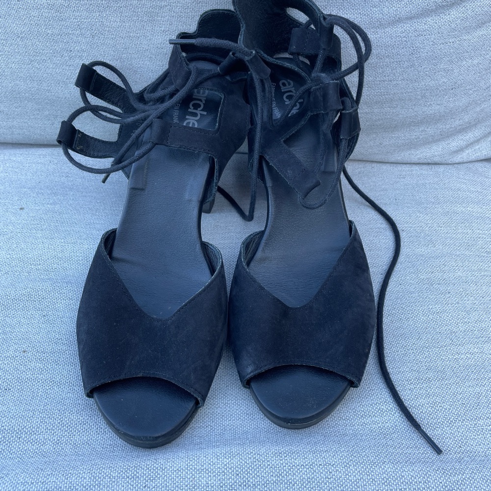 Arche black Gladiator sandal